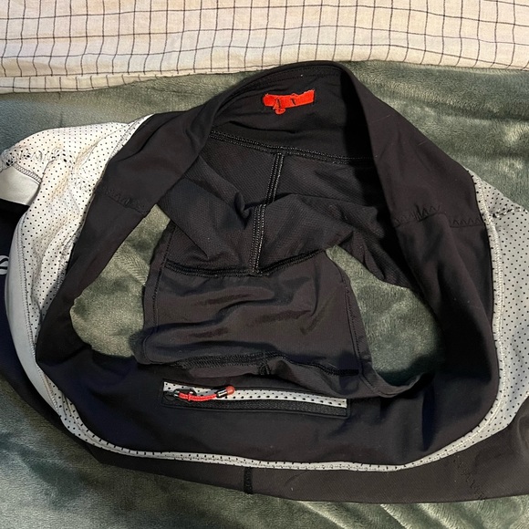 Lululemon reflective speed shorts - Picture 9 of 9